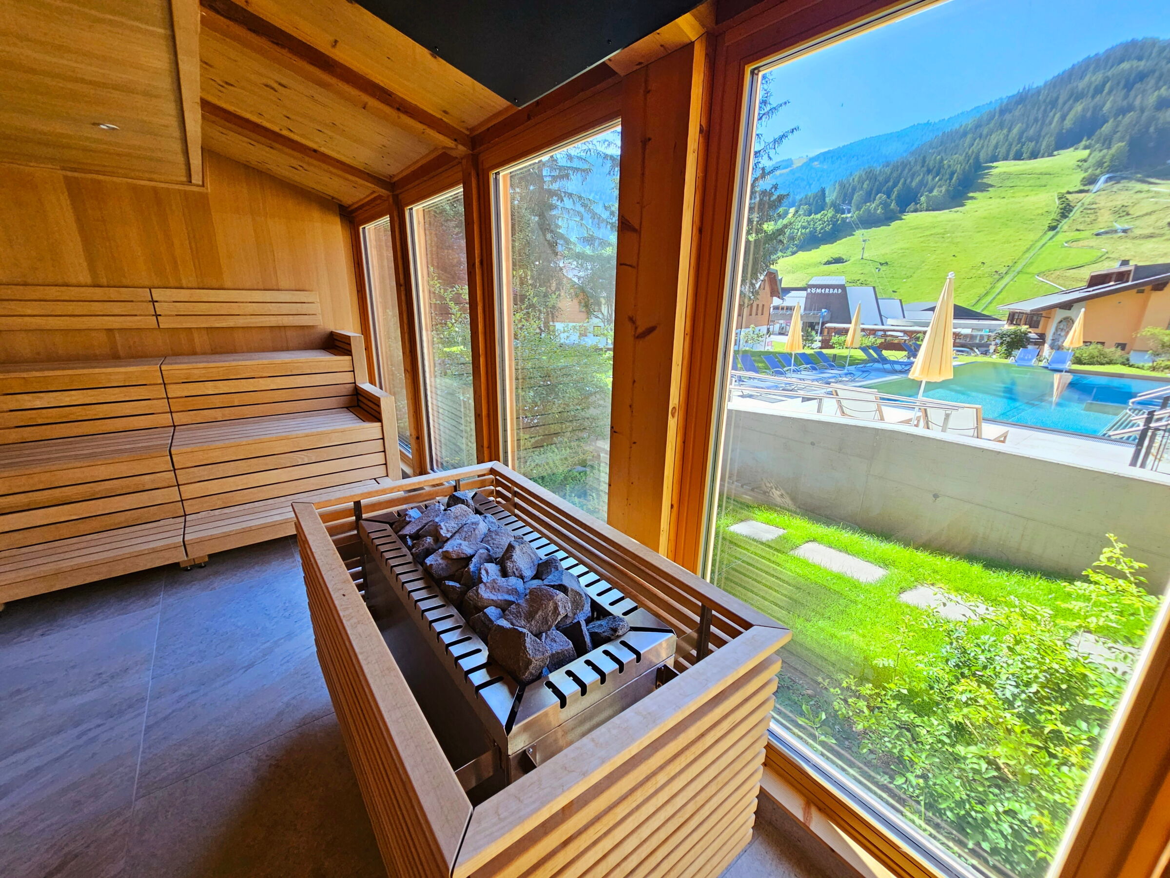 L'infusione nella sauna dell'Hotel Prägant.